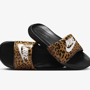 BMWT Nike Victori one slide leopard sandals